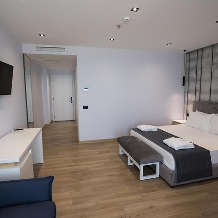 Mirage Hotel 格勒姆 外观 照片