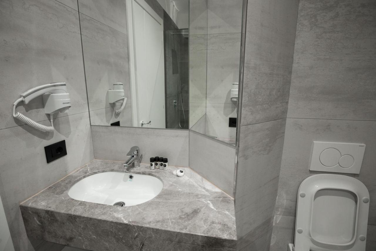 Mirage Hotel 格勒姆 外观 照片