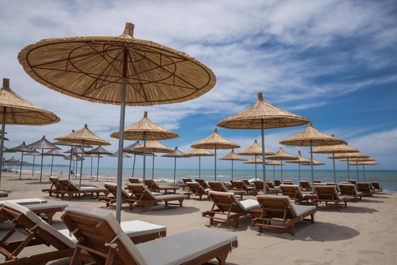 Mirage Hotel 格勒姆 外观 照片