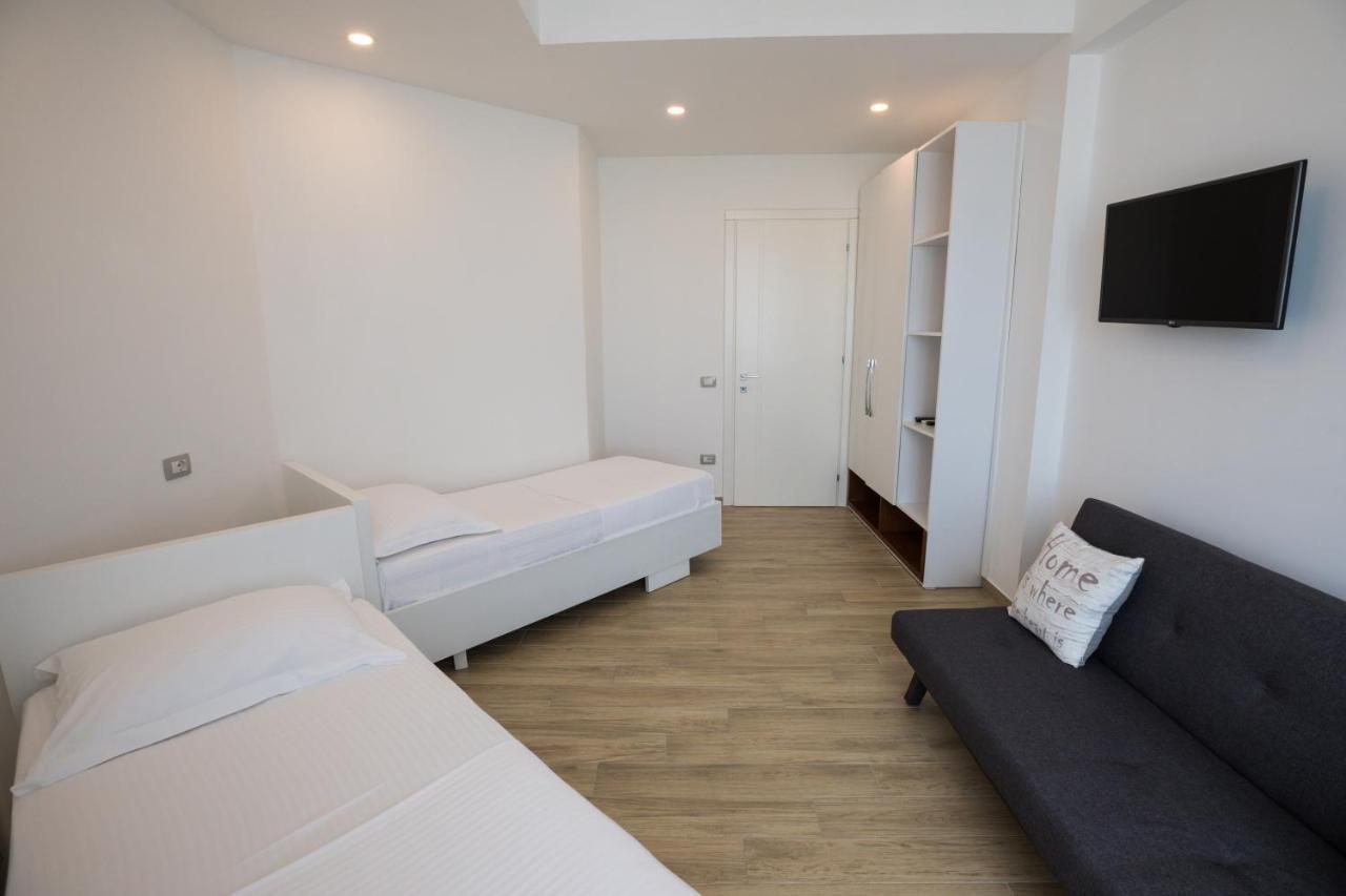 Mirage Hotel 格勒姆 外观 照片
