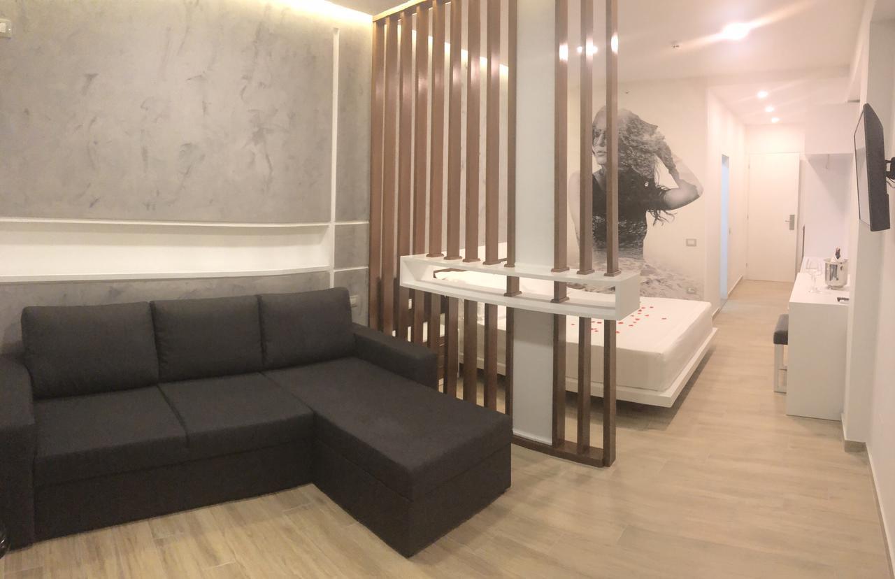 Mirage Hotel 格勒姆 外观 照片